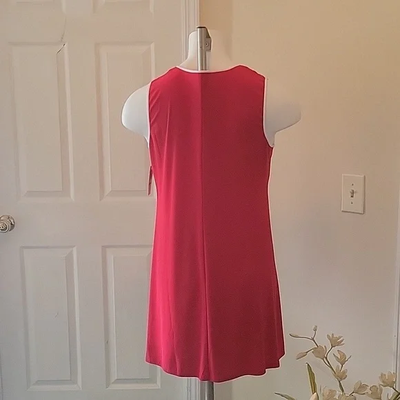 Gorgeous Red Jersey Dress with White Trim - Picture 2 of 3
